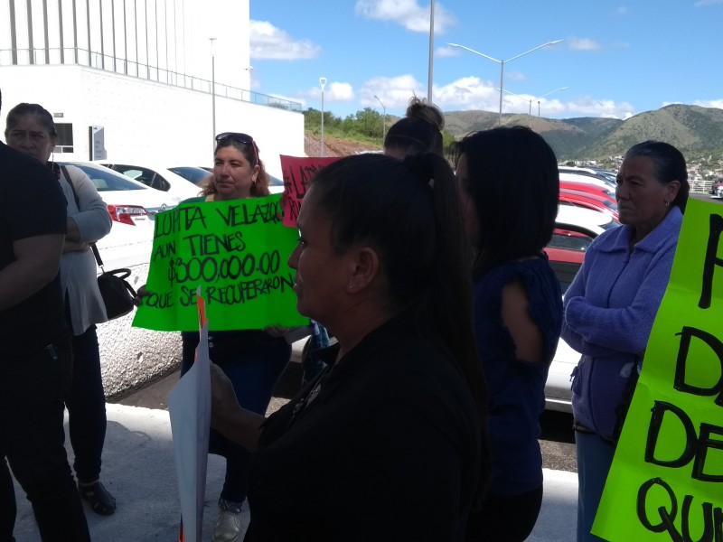 Intensa movilización por la presencia de seis manifestantes