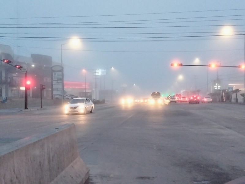 Intensa neblina amanece en Nogales
