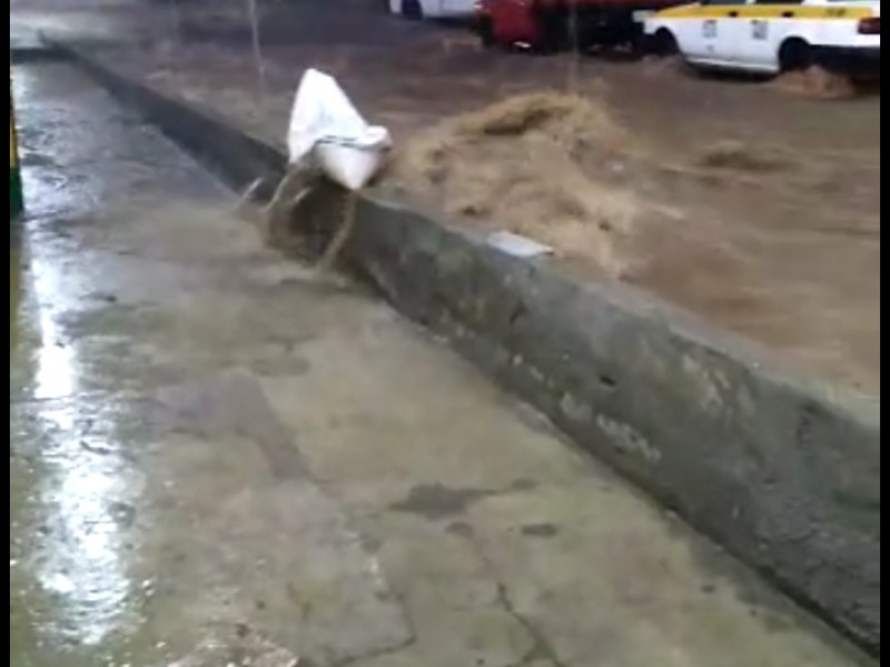 Intensa precipitación en la capital chiapaneca