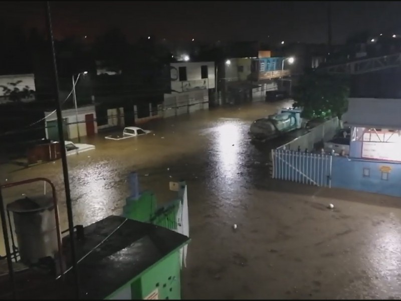 Intensas lluvias dejan afectaciones en Salina Cruz; propiedades privadas inundadas
