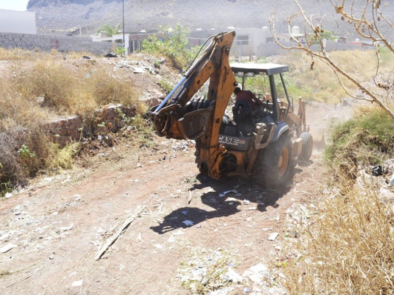 Intensifican limpieza de arroyos por posibles lluvias