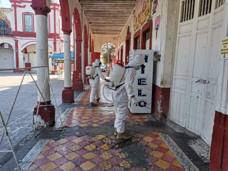Intensifican trabajo de sanitización en espacios públicos de Ixtlán