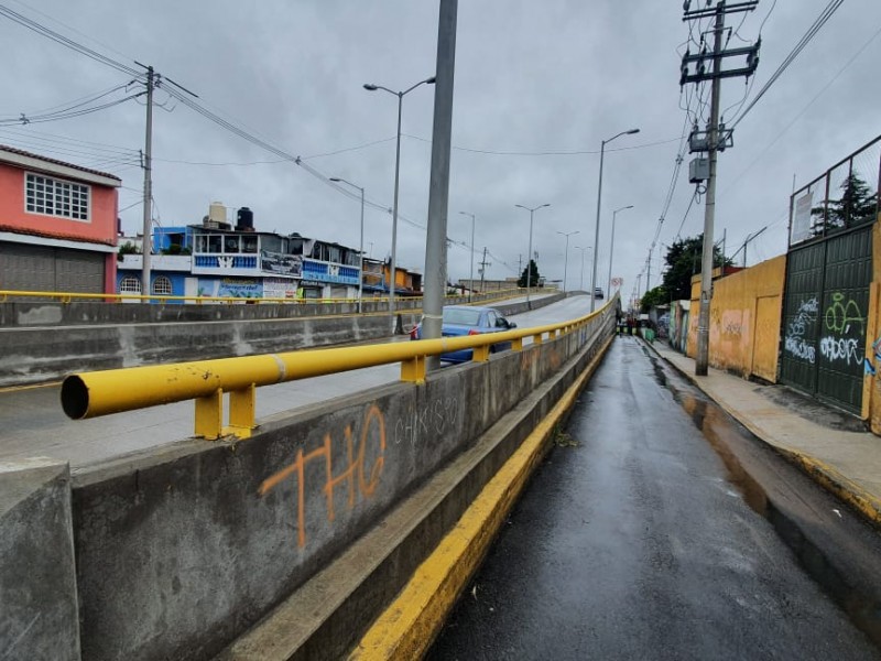 Intenso tráfico sobre bulevar Xonacatepec, problemática constante en Amalucan