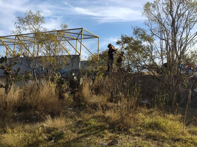 Intenta arrojarse mujer de puente en Periférico-Ecológico