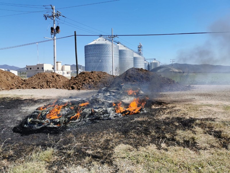 Intentan desalojar a trigueros de bloqueo de bodegas Multigranos