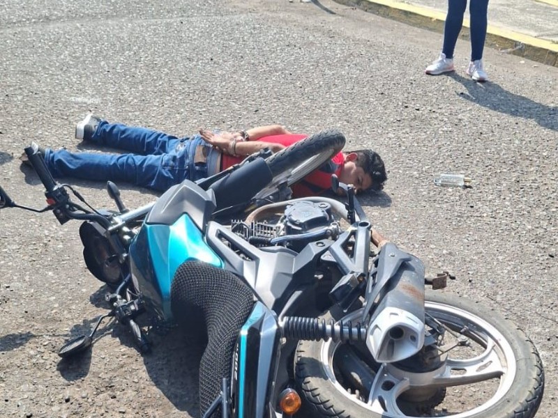 Intento de asalto termina con dos heridos en estacionamiento de Tehuantepec