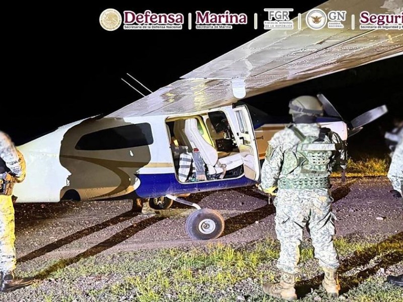 Interceptan avioneta con 427 kilos de cocaína en Tecomán
