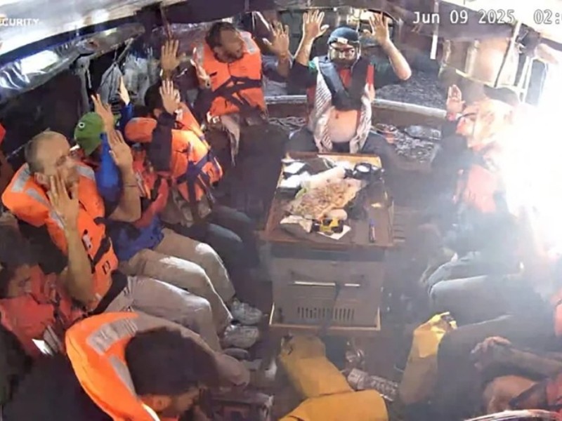 Interceptan flotilla humanitaria, Israel planea deportarlos