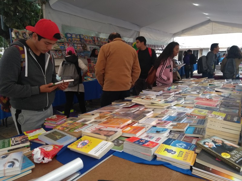 Internet afecta la venta de libros