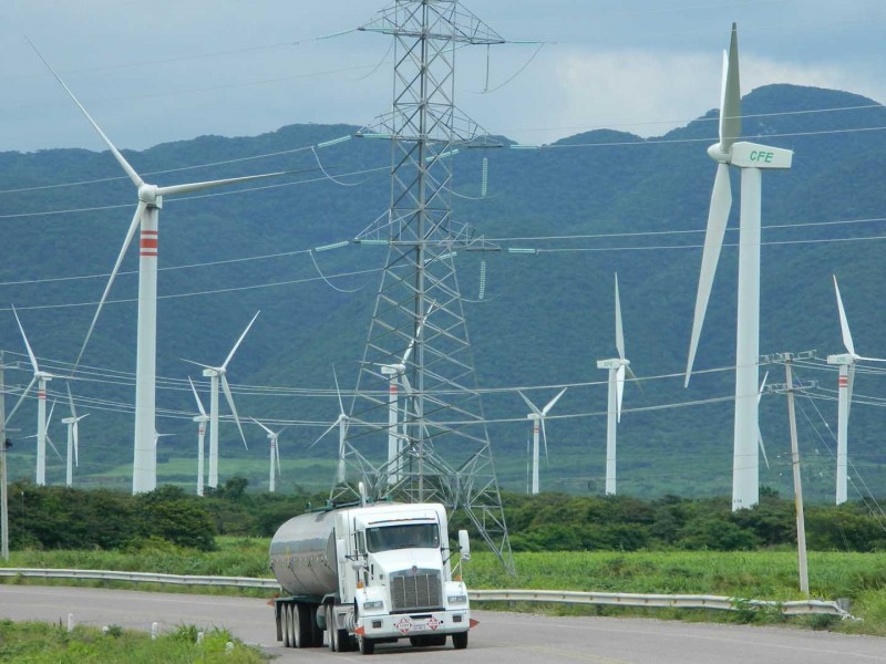 Interponen controversia constitucional contra reforma a la industria eléctrica