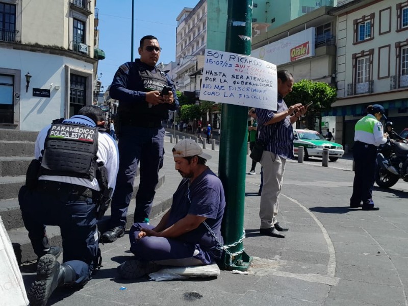 Intervienen a manifestante por descompensación en Plaza Lerdo