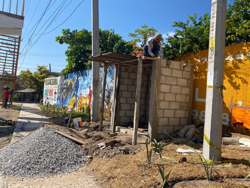 Intervienen espacio público para homenajear a migrantes