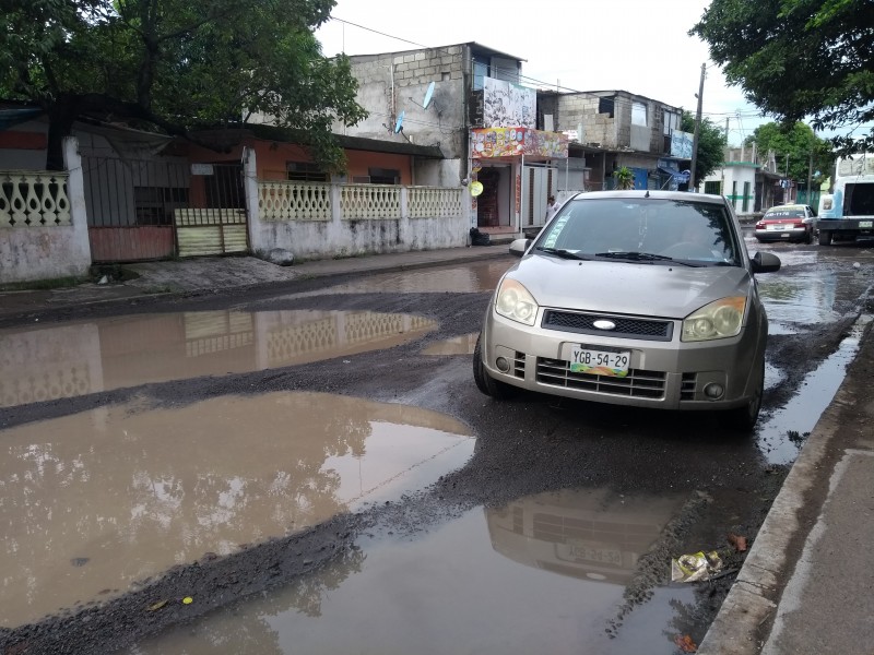 Intransitable calle Blanca Flores