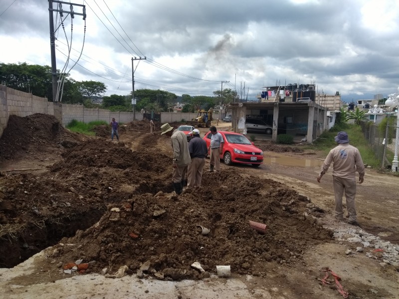 Intransitable camino a Ojo de Agua por obras