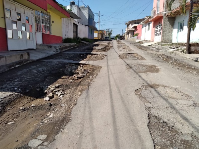 Intransitable la calle V. Carranza