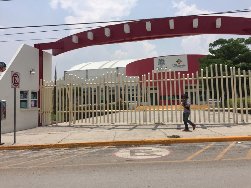 Inundación en Polideportivo obliga a cambio de albergue