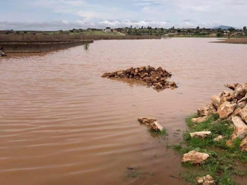 Inundaciones afectan viviendas y escuelas en comunidades de Sombrerete por segundo día