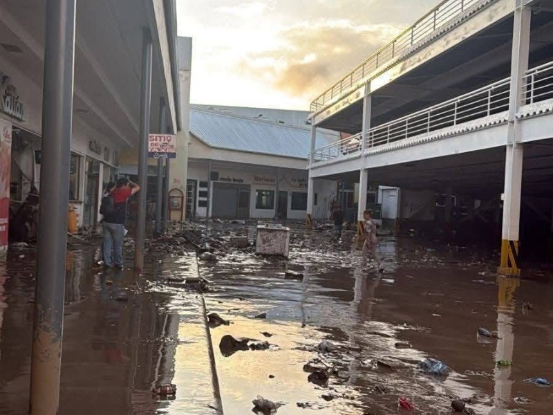 Inundaciones en Poza Rica ponen en riesgo a 30% de los negocios