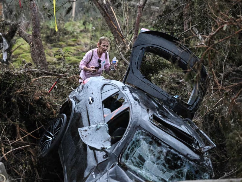 Inundaciones en Texas dejan más de 90 muertos