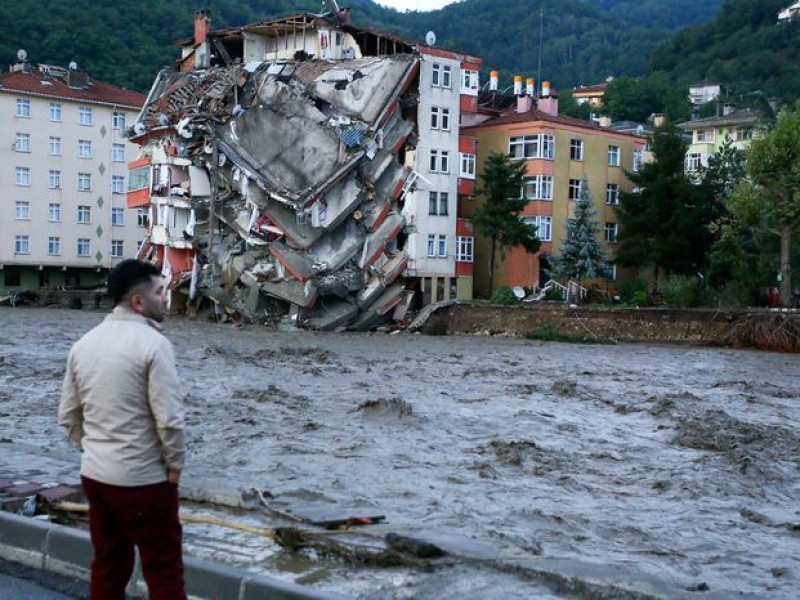 Inundaciones en Turquía dejan 10 muertos y un desaparecido