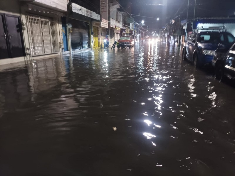 Inundaciones evidencian estragos de tirar basura en las calles