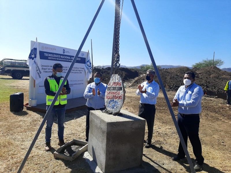 Invertirán 9 MDP para construcción de gimnasio auditorio del ITSAL