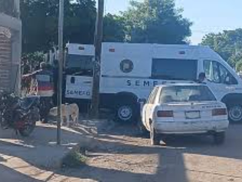 Investigan fallecimiento de mujer hallada dentro de vivienda