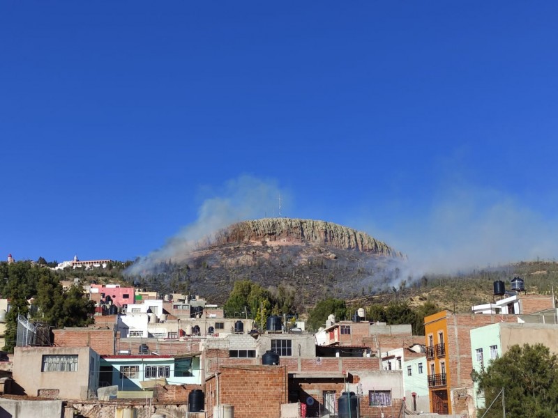 Investigan incendio en La Bufa