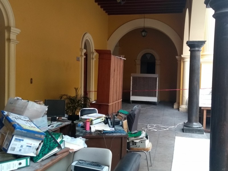 Investigan incendio en palacio municipal de Álamos