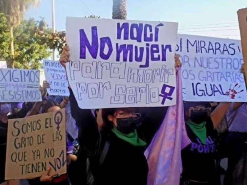 Investigan presunta intimidación a feministas y activistas