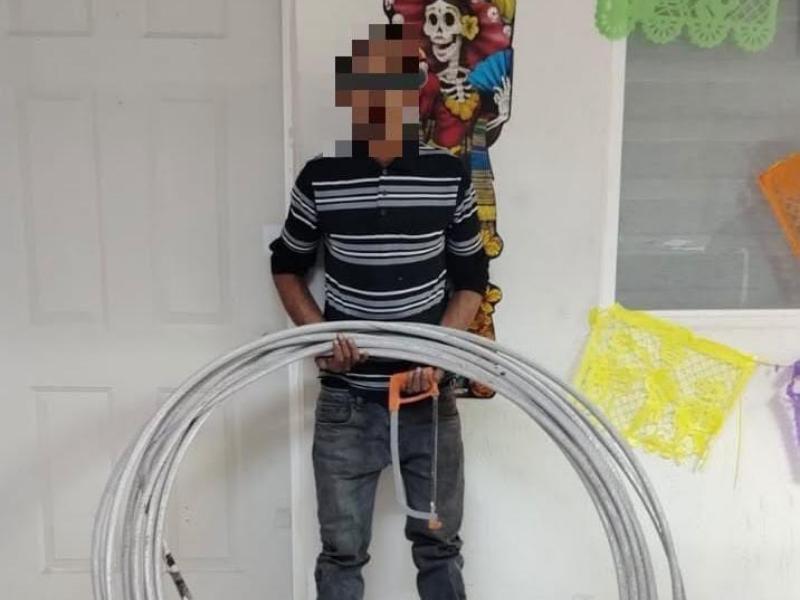 Investigan presunto robo de computadora y cable en Torreón