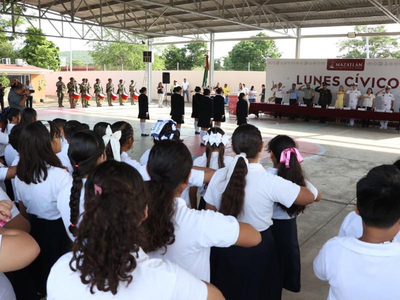 Invierte Comuna  570 mil pesos en remodelar primaria de El Castillo