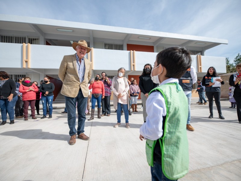 Invierten 12 millones en escuela en El Marqués