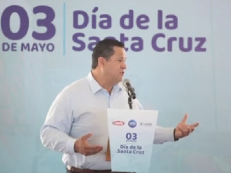 Invita gobernador de  Guanajuato a adquirir deuda pública responsable