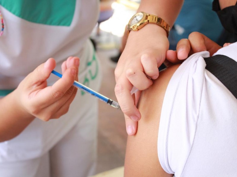 Invita IMSS Querétaro a vacunarse contra la COVID-19