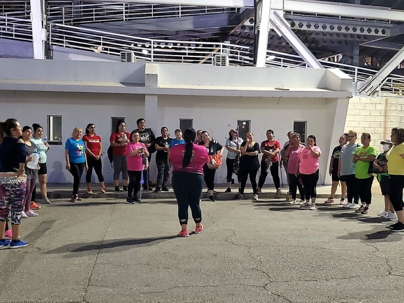 Invita la DMD al programa de “Zumba en los parques