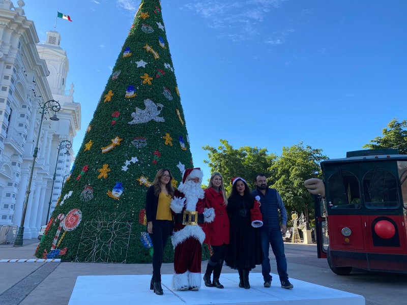 Invitan a familias al encendido de árbol navideño este jueves