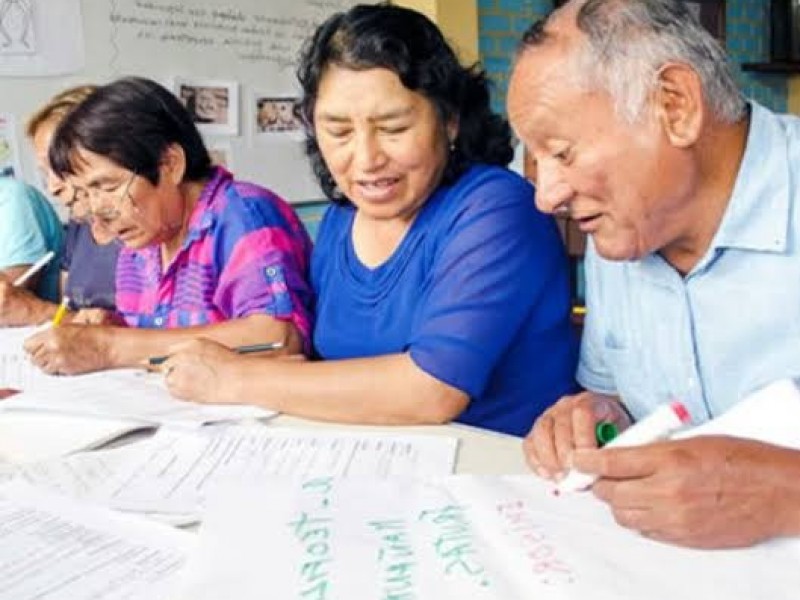 Invitan a jaconenses a seguir adelante con su formación educativa