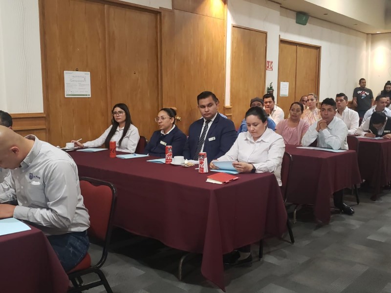 Invitan a prestadores de servicio aprovechar cursos de capacitación