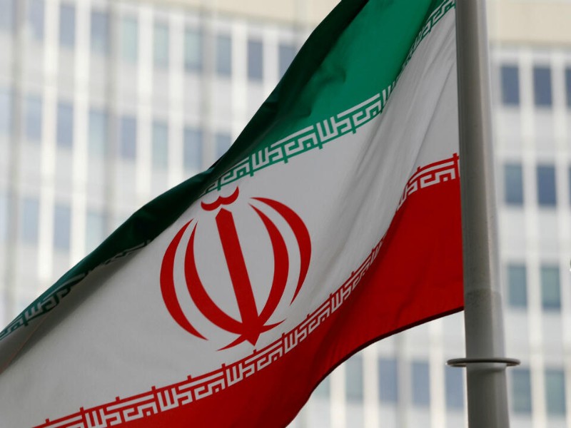 Irán anuncia reactivación nuclear tras ataques de Israel