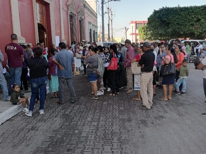 Denuncian irregularidades en entrega de apoyos a damnificados en Acaponeta
