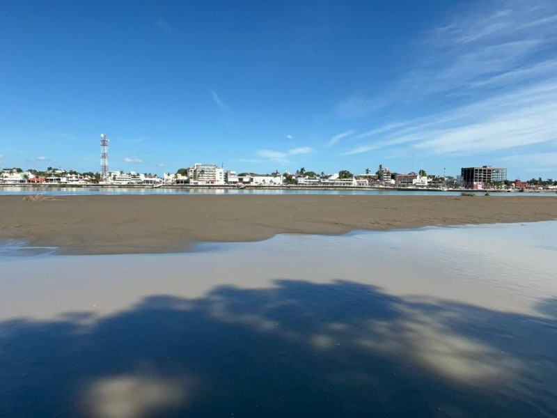 “Isla” en el Río Tuxpan complica rutas de esquifes