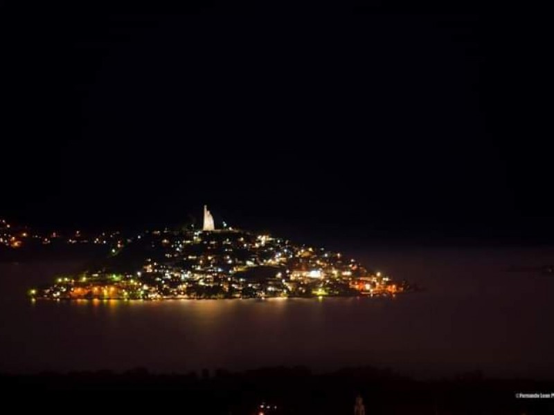 Islas de Pátzcuaro limitarán acceso a turistas durante noche deMuertos