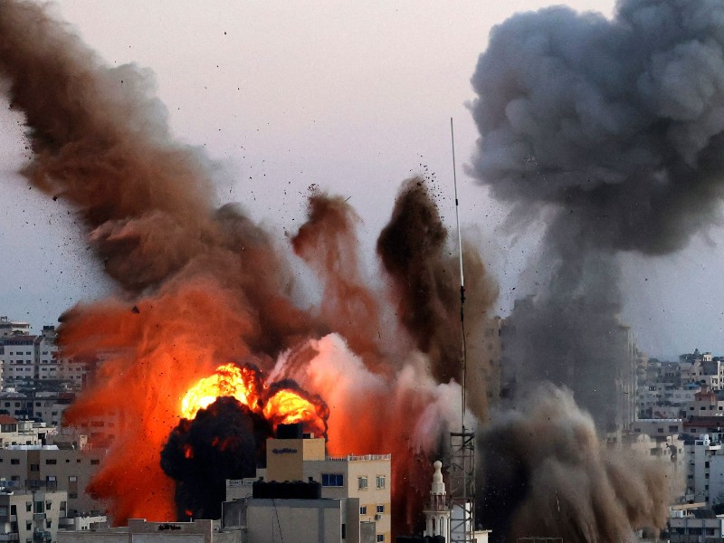 Israel lanza más de 100 ataques contra Gaza