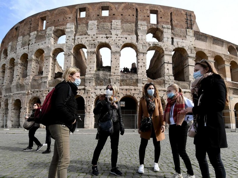 Italia cierra escuelas y universidades para detener brote de coronavirus