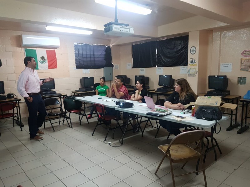 ITAMA y USAER imparten clases en Escuela parapadres.