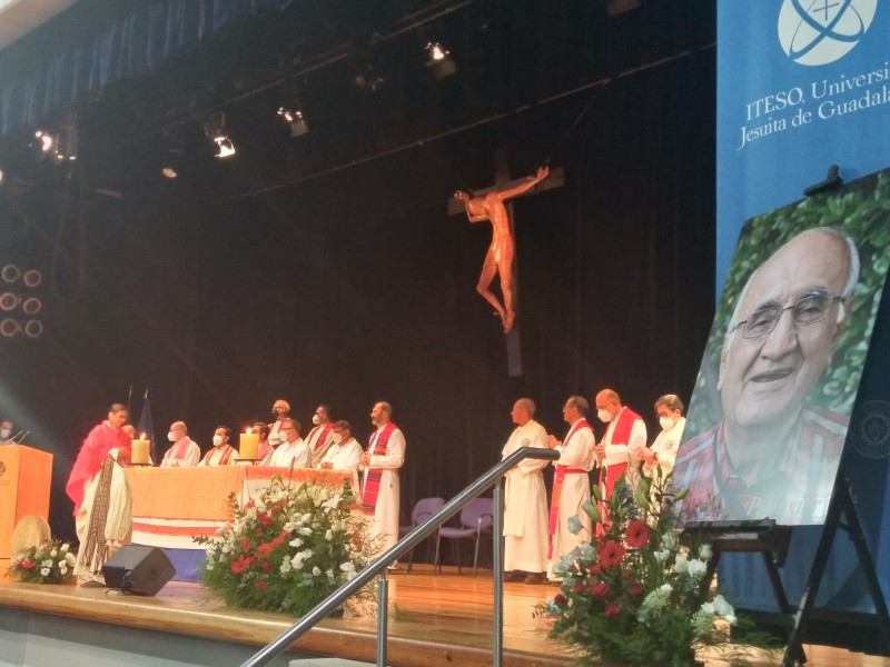 ITESO celebra misa en memoria de sacerdotes Jesuitas asesinados