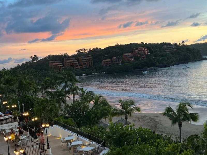 Ixtapa al 73.6% y Acapulco al 55.6% de ocupación hotelera