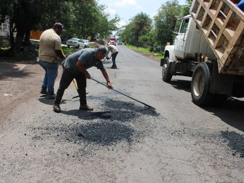 Jacona lleva jornada intensa de bacheo