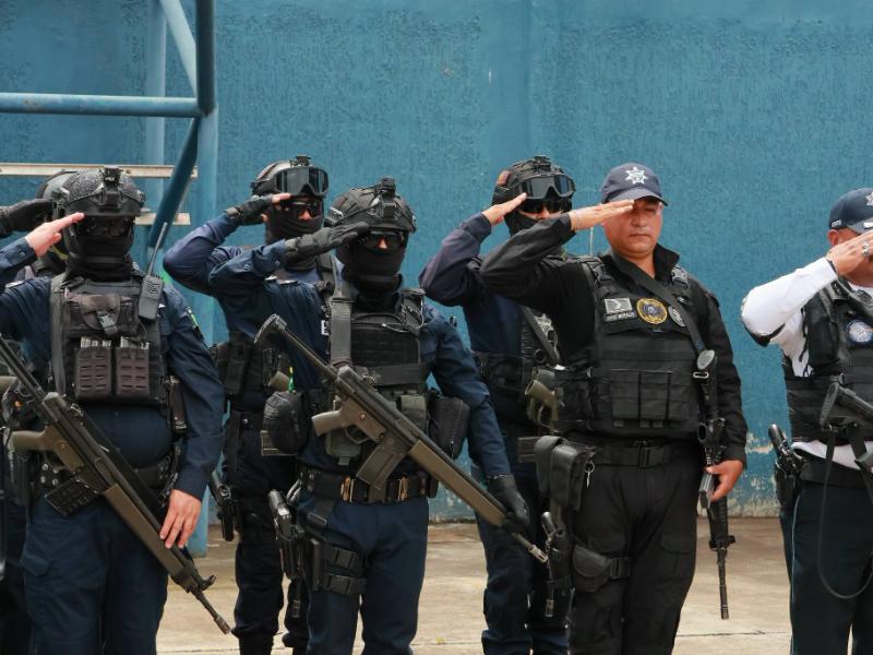 Jacona rinde homenaje a dos policías caídos en cumplimiento del deber